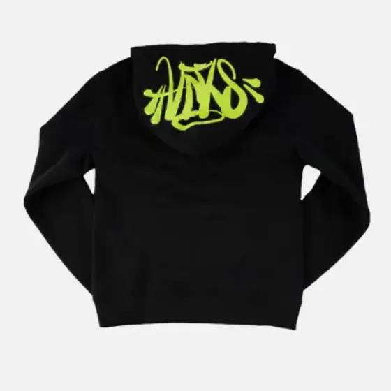 Syna World Clothing